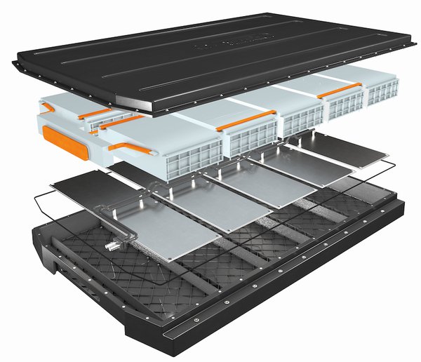 Large-format plastic housings for high-voltage e-mobility batteries