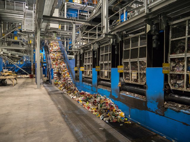 Norway-based fully automated waste sorting plant maximises recovery rates with TOMRA sorters