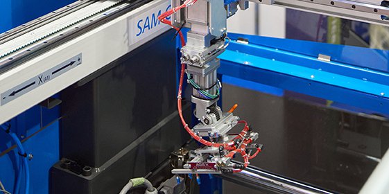 Alright on the nightshift: Sumitomo (SHI) Demag launches fully-automated "handle&box" production cell at Interplas 2023