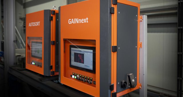 AUTOSORT TM with GAINnext TM combines object recognition with traditional sensor-based sorting.jpg